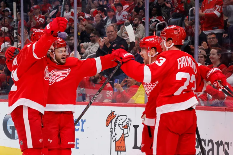 Larkin scores in return to lineup as Red Wings deal Senators 1st loss of the season 5-3